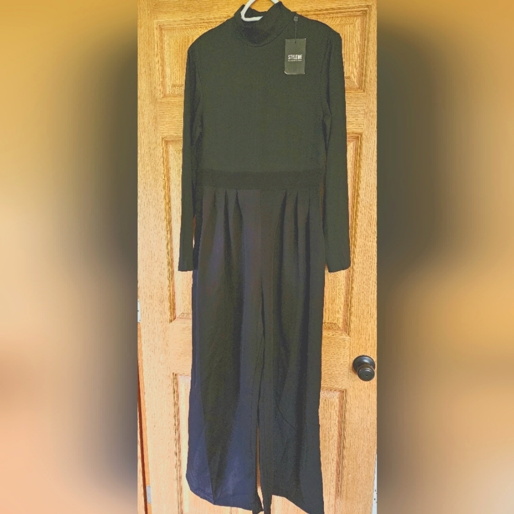 STYLEWE SZ. L Romper Beatiful long sleeve high neck black wide Leg romper NWT
